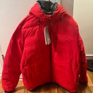 Brand new Canada Goose men’s XXL coat, never worn!